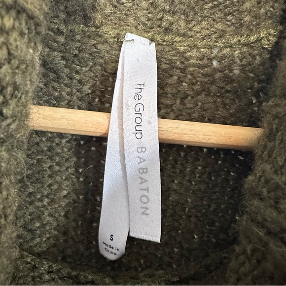 Aritzia The Group Babaton Alpaca Wool Knit Turtleneck Sweater - Picture 9 of 11